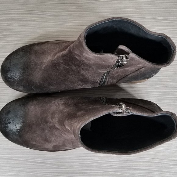 Vince 'Ruth' Block Heel Bootie, Peat (Brown) Suede, Womens Size 5.5 / 35.5 - Picture 8 of 9